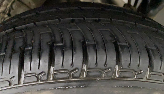 2016 Mahindra Kuv100 K8 5 STR, Petrol, Manual, 16,279 km, Left Rear Tyre Tread