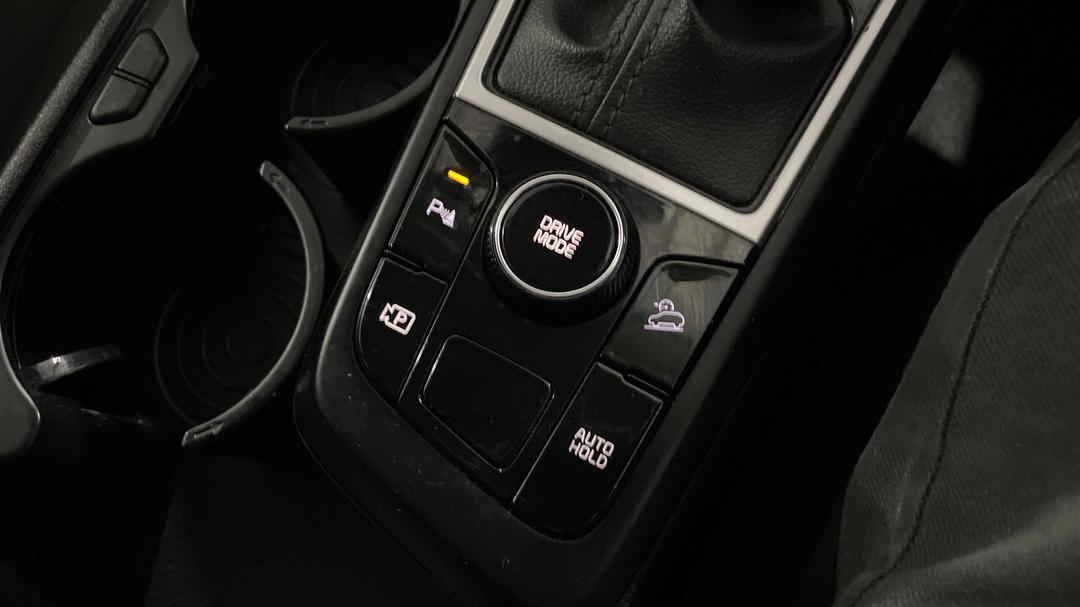 2023 Kia Sportage S (FWD), Automatic, 54449 km, Utility Switches/Buttons