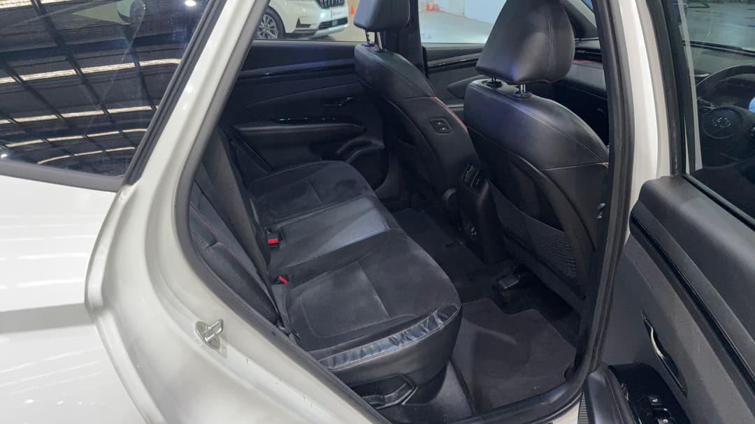 2021 Hyundai Tucson Highlander N Line (AWD), Automatic, 110284 km, Right Side Rear Door Cabin View