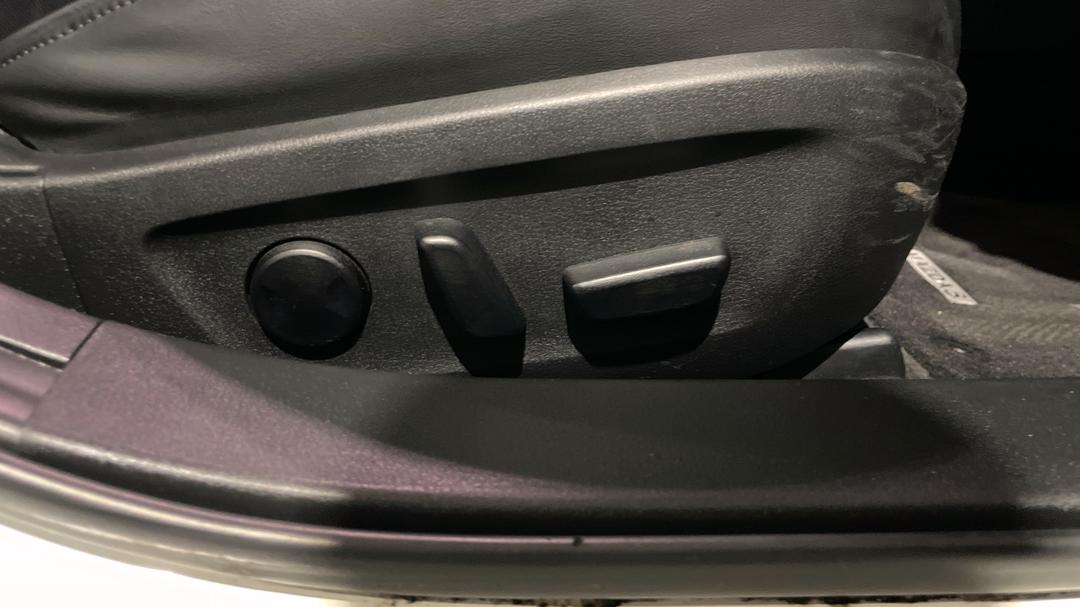 2019 Mazda Mazda3 G25 Astina, Automatic, 52866 km, Drivers Side Adjustment Panel