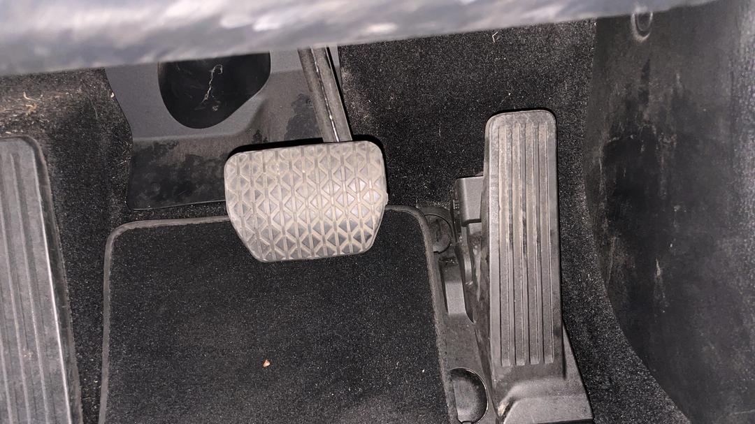 2019 Mazda Mazda3 G25 Astina, Automatic, 52866 km, Pedals and Footmat