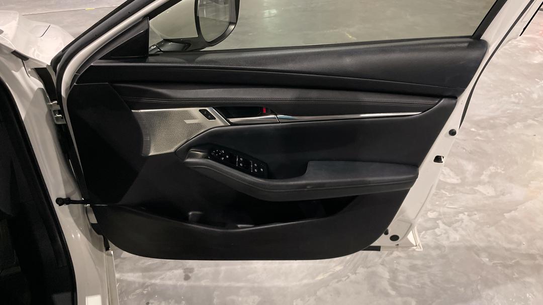2019 Mazda Mazda3 G25 Astina, Automatic, 52866 km, Speaker View