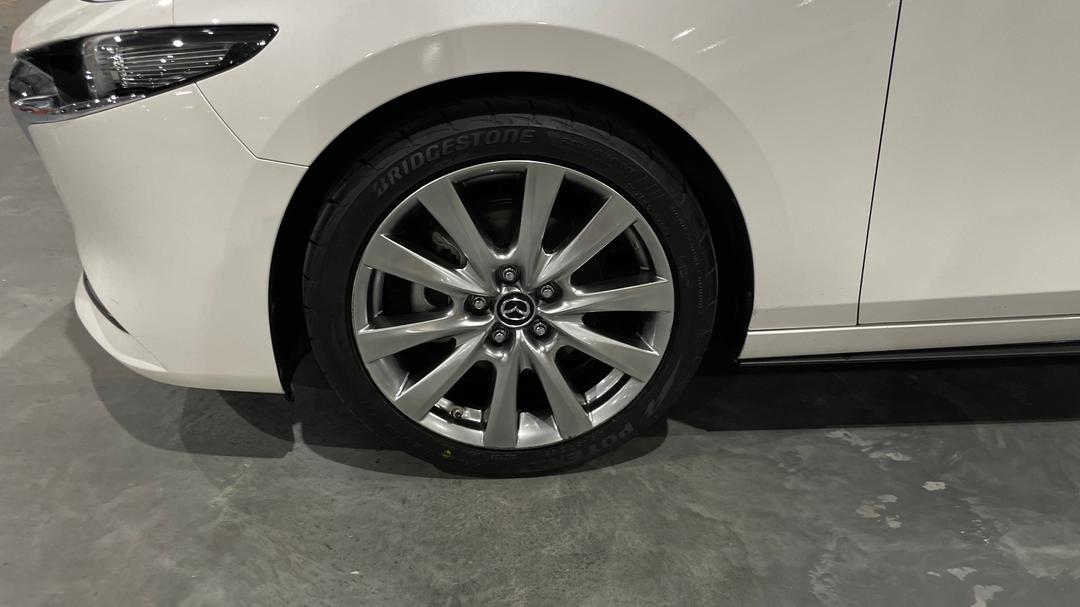 2019 Mazda Mazda3 G25 Astina, Automatic, 52866 km, Left Front Wheel