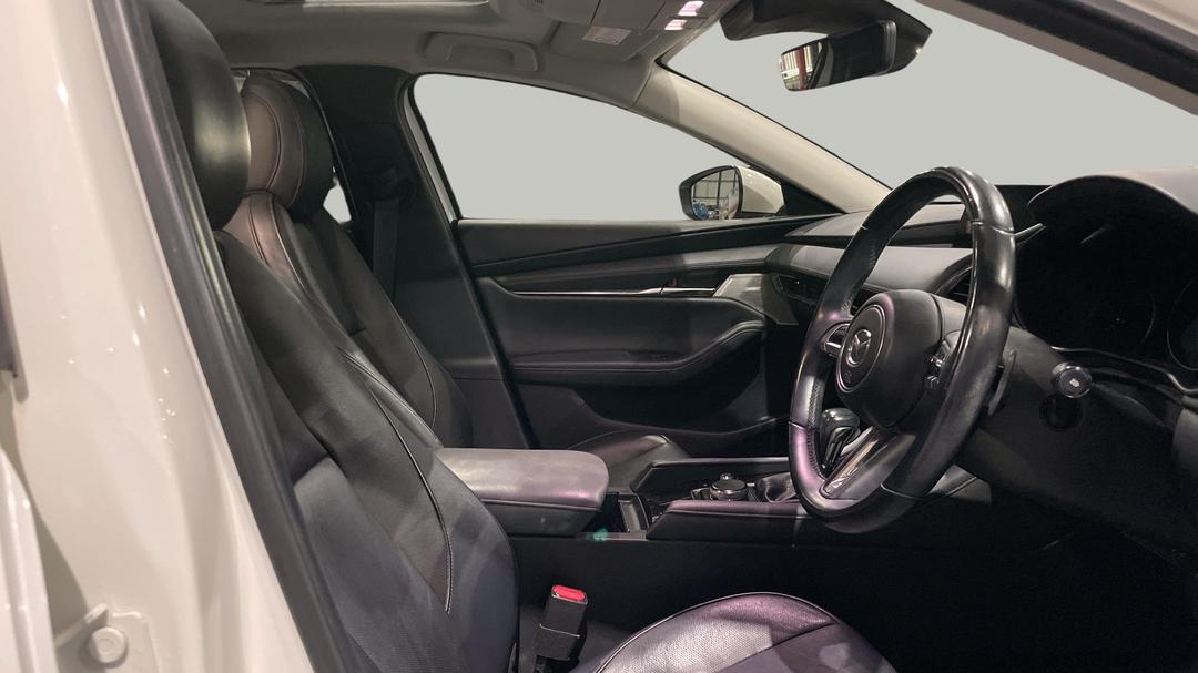 2019 Mazda Mazda3 G25 Astina, Automatic, 52866 km, Right Side Front Door Cabin View