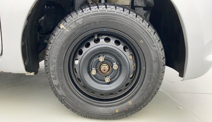 2016 Datsun Go T, Petrol, Manual, 42,907 km, Right Front Wheel