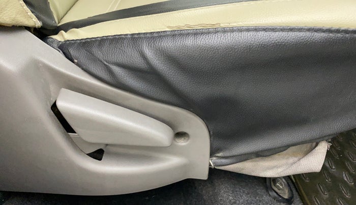 2016 Datsun Go T, Petrol, Manual, 42,907 km, Driver Side Adjustment Panel