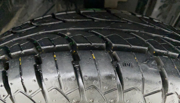 2016 Datsun Go T, Petrol, Manual, 42,907 km, Right Front Tyre Tread