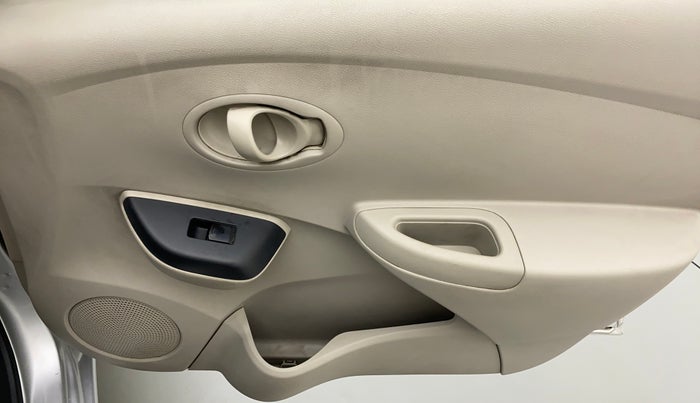 2016 Datsun Go T, Petrol, Manual, 42,907 km, Driver Side Door Panels Control