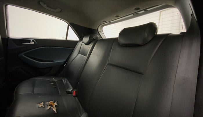 2016 Hyundai i20 Active 1.4 SX, Diesel, Manual, 1,17,160 km, Right Side Rear Door Cabin