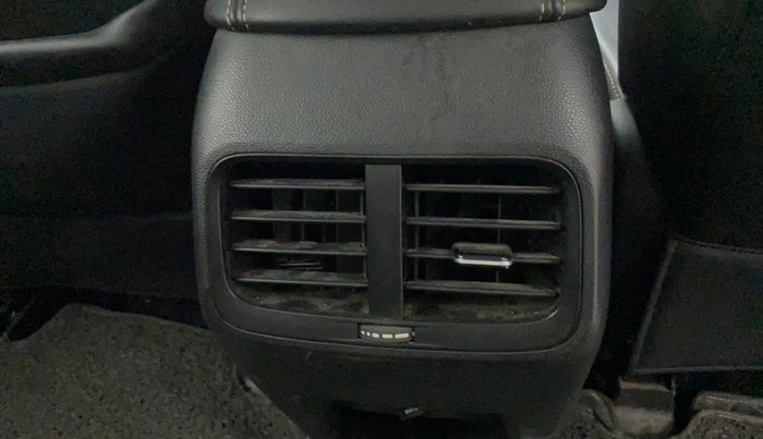 2020 MG HECTOR SHARP 1.5 DCT PETROL, Petrol, Automatic, 71,593 km, AC Unit - Rear vent has minor damage