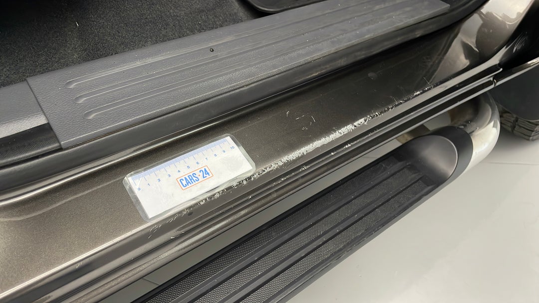 Door Sills Front RHS Scratch