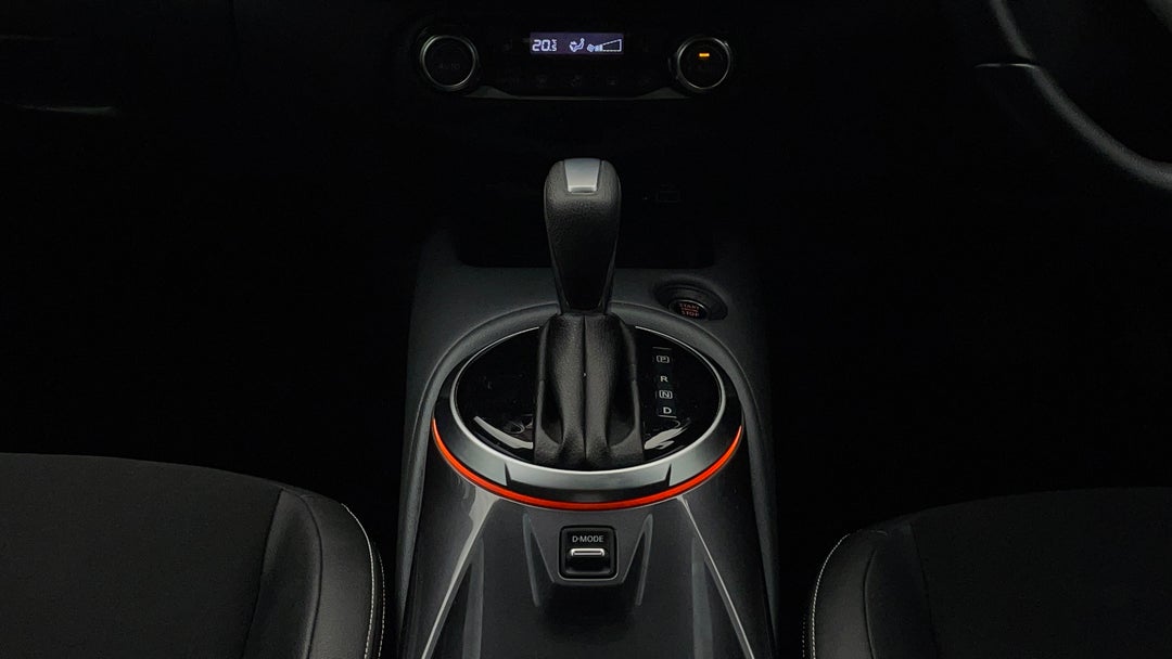 2021 Nissan Juke St-l, Automatic, 24526 km, Gear Lever 