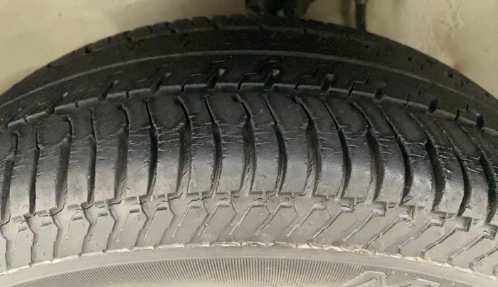 2014 Maruti Alto K10 VXI, Petrol, Manual, 18,996 km, Left Front Tyre Tread