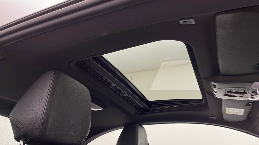 Interior Sunroof/Moonroof