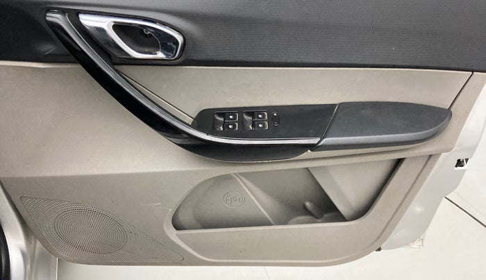 2017 Tata Tiago XZA PETROL, Petrol, Automatic, 86,370 km, Driver Side Door Panels Control