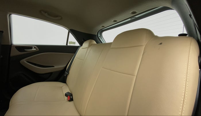 2019 Hyundai Elite i20 SPORTZ PLUS 1.2, Petrol, Manual, 22,205 km, Right Side Rear Door Cabin