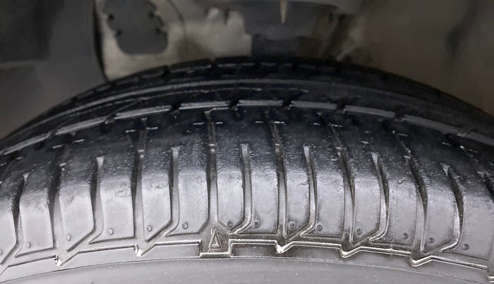 2019 Hyundai Elite i20 SPORTZ PLUS 1.2, Petrol, Manual, 22,205 km, Left Front Tyre Tread