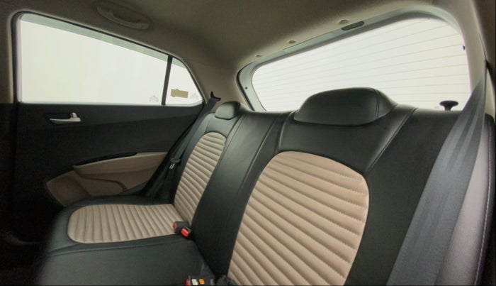 2017 Hyundai Grand i10 SPORTZ (O) AT 1.2 KAPPA VTVT, Petrol, Automatic, 17,858 km, Right Side Rear Door Cabin