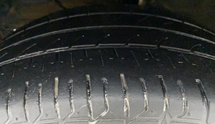 2019 Maruti Baleno ZETA DDIS 190, Diesel, Manual, 99,837 km, Left Front Tyre Tread
