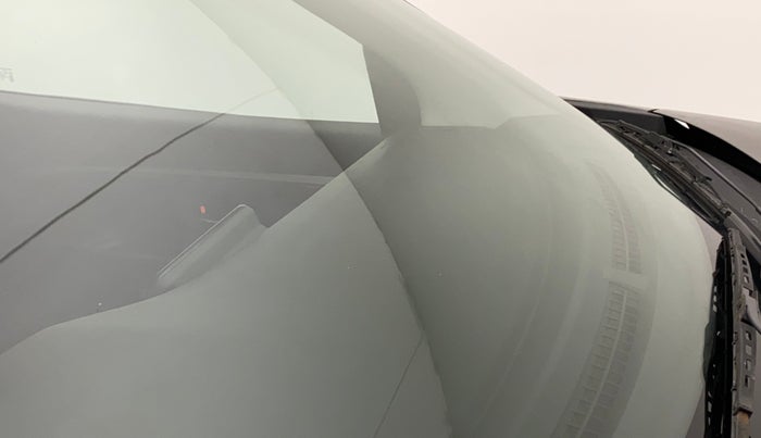 2021 Maruti XL6 ALPHA MT, Petrol, Manual, 48,445 km, Front windshield - Minor spot on windshield