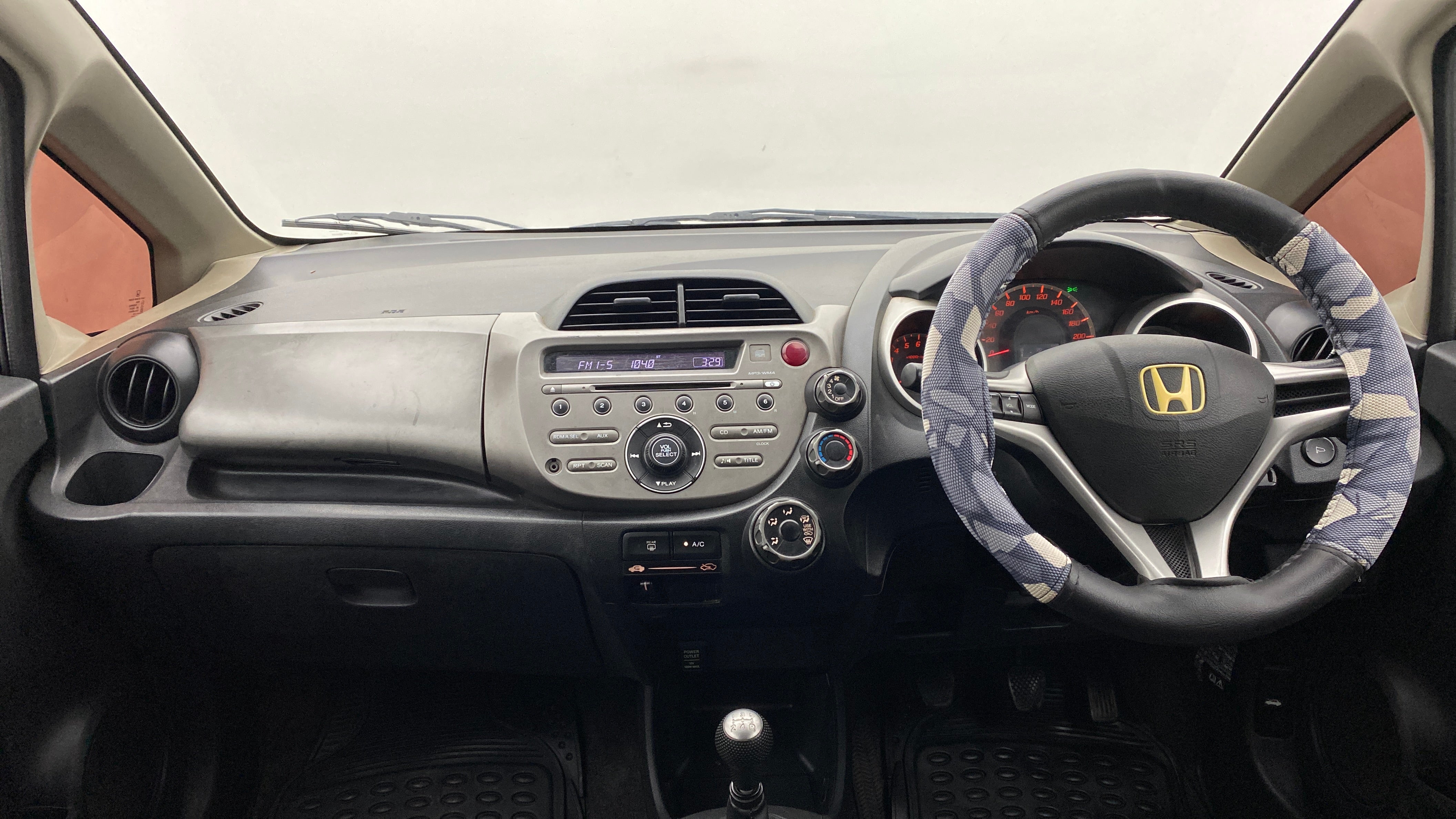 Review Honda Jazz 2010