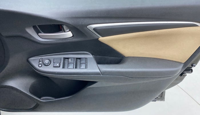 2017 Honda Jazz 1.2 V MT, Petrol, Manual, 46,132 km, Driver Side Door Panels Control