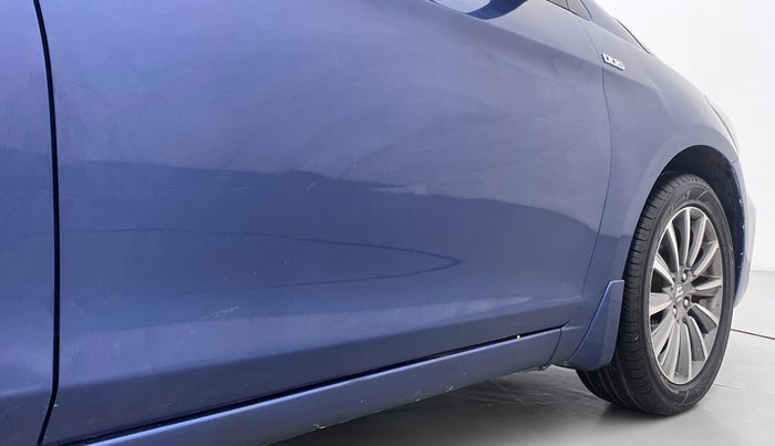 2018 Maruti Ciaz ALPHA DIESEL 1.3, Diesel, Manual, 43,865 km, Driver-side door - Minor scratches