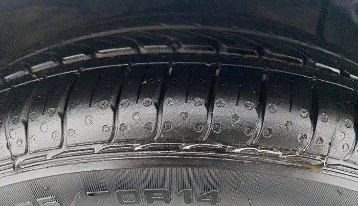 2015 Hyundai Grand i10 MAGNA 1.2 KAPPA VTVT, Petrol, Manual, 33,822 km, Right Front Tyre Tread