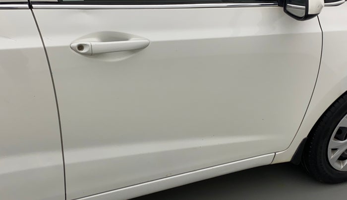 2015 Hyundai Grand i10 MAGNA 1.2 KAPPA VTVT, Petrol, Manual, 33,822 km, Driver-side door - Minor scratches