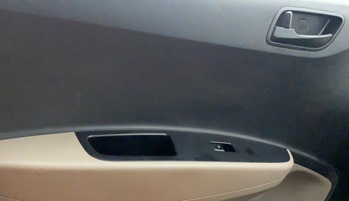 2015 Hyundai Grand i10 MAGNA 1.2 KAPPA VTVT, Petrol, Manual, 33,822 km, Left front window switch / handle - Switch/handle not functional