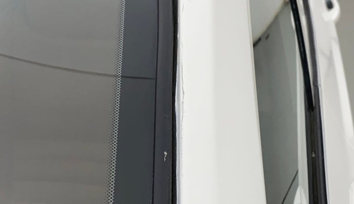 2015 Hyundai Grand i10 MAGNA 1.2 KAPPA VTVT, Petrol, Manual, 33,822 km, Left A pillar - Paint is slightly faded