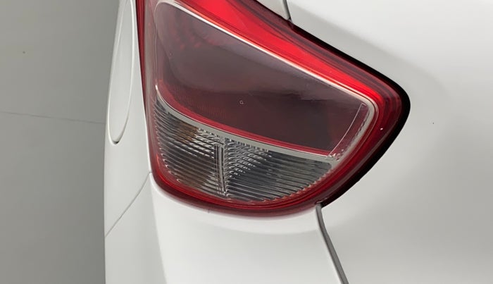 2015 Hyundai Grand i10 MAGNA 1.2 KAPPA VTVT, Petrol, Manual, 33,822 km, Left tail light - Minor scratches