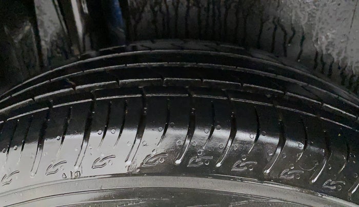 2022 Maruti BREZZA ZXI SMART HYBRID , Petrol, Manual, 13,425 km, Right Rear Tyre Tread