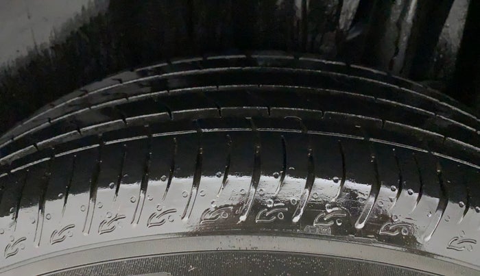 2022 Maruti BREZZA ZXI SMART HYBRID , Petrol, Manual, 13,425 km, Left Rear Tyre Tread