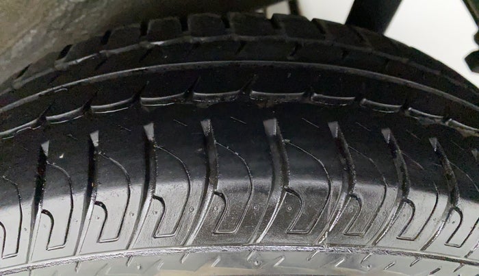 2016 Maruti Wagon R 1.0 VXI AMT, CNG, Automatic, 41,293 km, Left Rear Tyre Tread