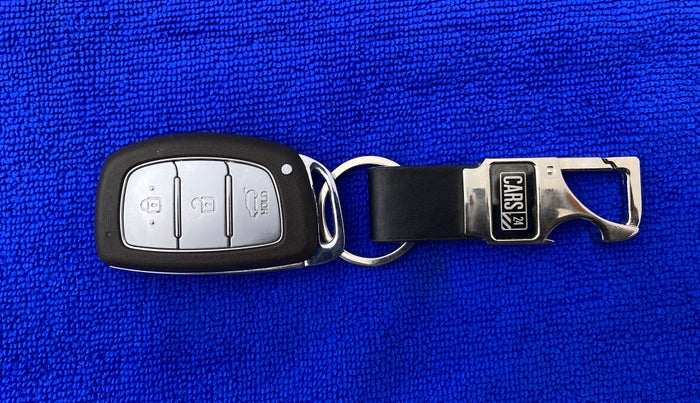 2017 Hyundai Elite i20 ASTA 1.2 (O), Petrol, Manual, 35,408 km, Key Close Up