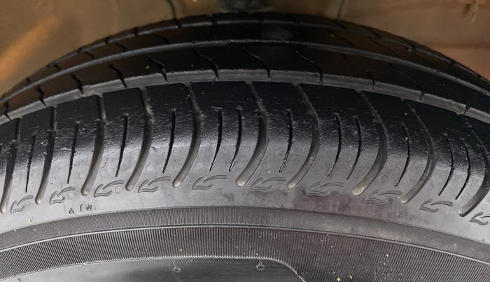 2019 Maruti S PRESSO VXI PLUS, Petrol, Manual, 23,787 km, Right Front Tyre Tread