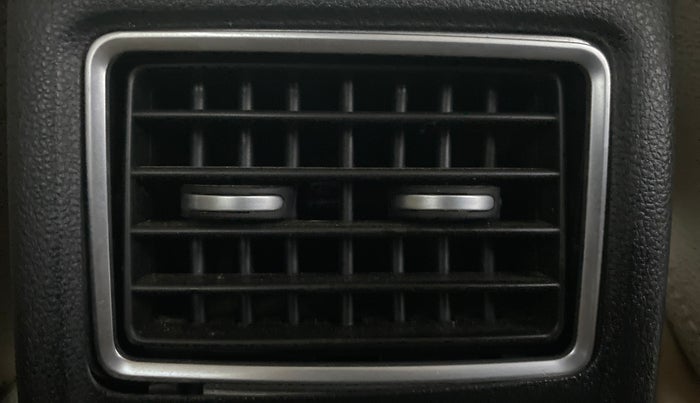 2017 Volkswagen Ameo HIGHLINE 1.5, Diesel, Manual, 68,595 km, Rear AC Vents