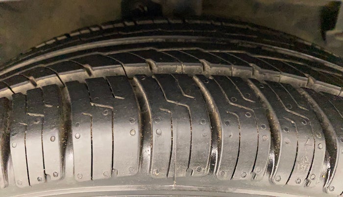2015 Maruti Celerio VXI AMT, Petrol, Automatic, 41,219 km, Right Front Tyre Tread