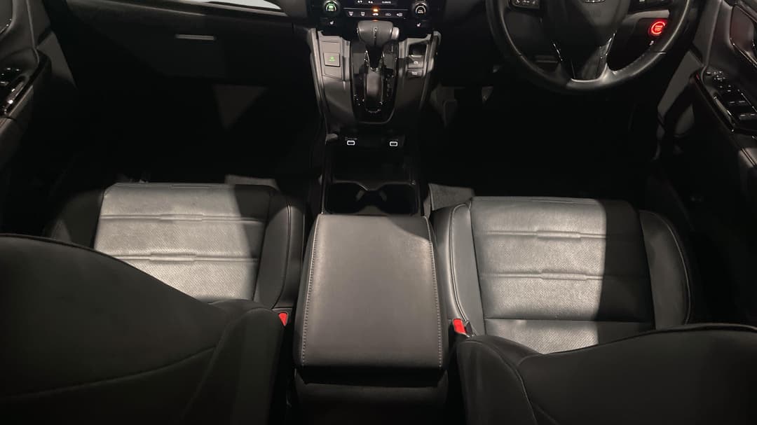 2022 Honda CR-V Black Edition (2WD) 5 Seats, Automatic, 109083 km, Center Console