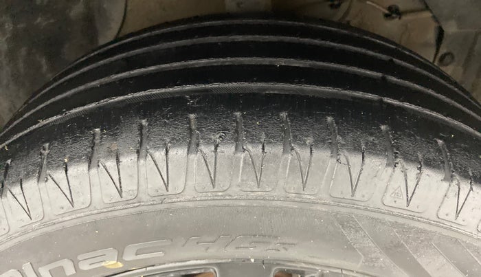 2017 Maruti Vitara Brezza ZDI PLUS DUAL TONE, Diesel, Manual, 54,557 km, Right Front Tyre Tread