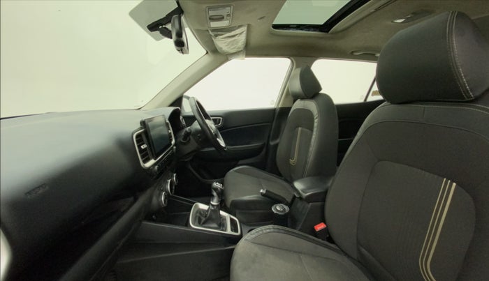 2019 Hyundai VENUE SX 1.0 (O) TURBO, Petrol, Manual, 65,989 km, Right Side Front Door Cabin