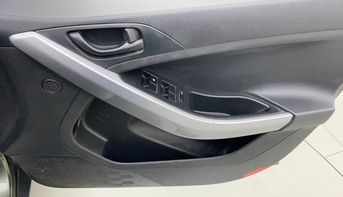 2021 Tata NEXON XM SUNROOF PETROL, Petrol, Manual, 38,885 km, Driver Side Door Panels Control