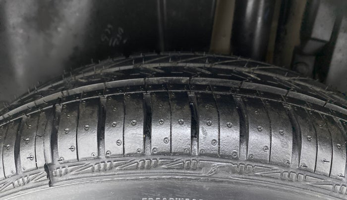 2017 Maruti Swift VXI, Petrol, Manual, 52,616 km, Left Rear Tyre Tread
