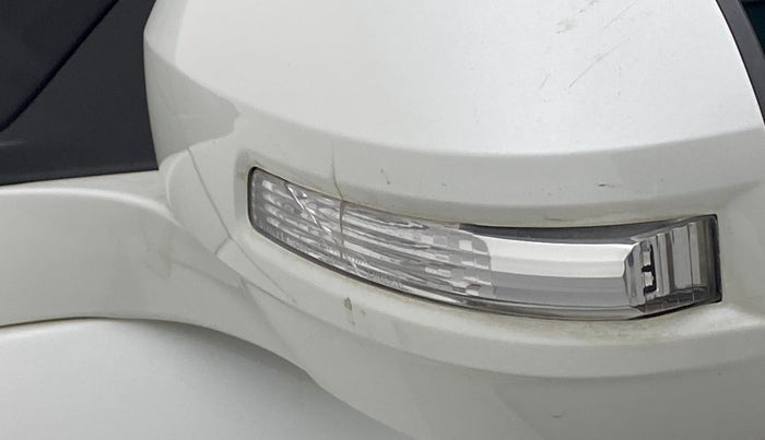 2017 Maruti Swift VXI, Petrol, Manual, 52,616 km, Left rear-view mirror - Indicator light has minor damage