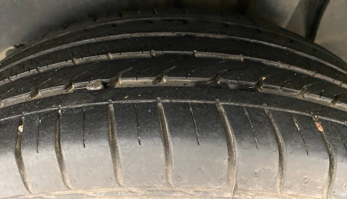 2015 Hyundai Creta 1.6 SX PLUS PETROL, Petrol, Manual, 35,025 km, Left Rear Tyre Tread