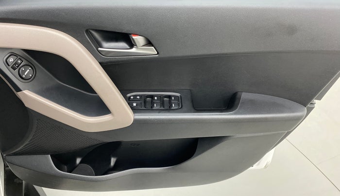 2015 Hyundai Creta 1.6 SX PLUS PETROL, Petrol, Manual, 35,025 km, Driver Side Door Panels Control
