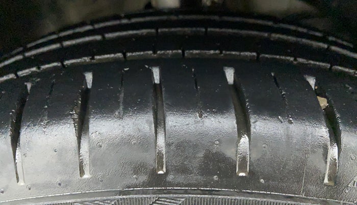 2016 Maruti Baleno ZETA 1.2 K12, Petrol, Manual, 32,932 km, Right Front Tyre Tread