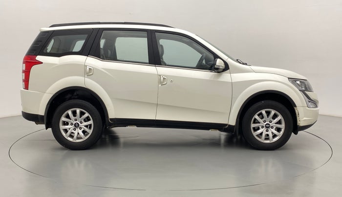 2017 Mahindra XUV500 W10 AT FWD, Diesel, Automatic, 68,721 km, Right Side View