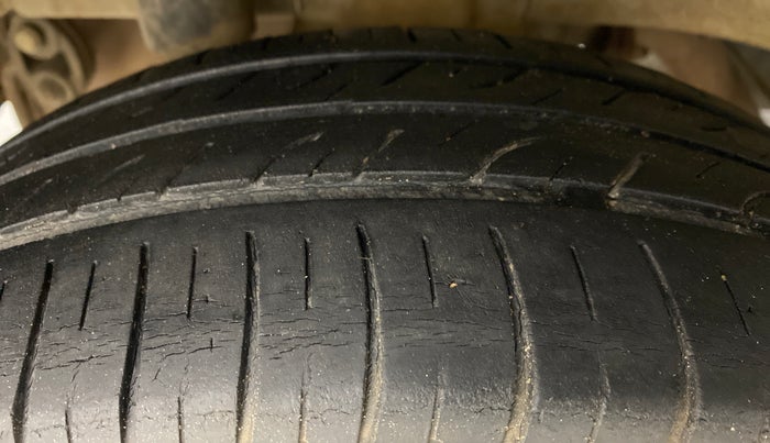 2017 Mahindra KUV 100 NXT K4+ 6S, Petrol, Manual, 40,676 km, Right Rear Tyre Tread
